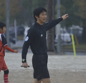 県北では唯一 サッカーの１級審判員に認定されている和角敏之さん