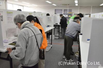 延岡税務署内で開設した確定申告受け付けの相談会場