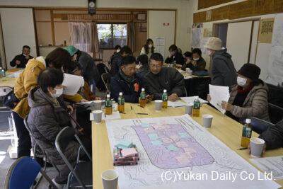 地区の課題点や良いところについて意見を交わす参加者